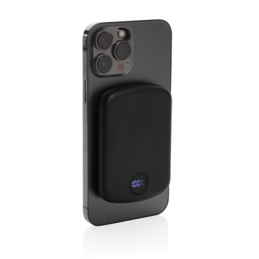 Logotrade Werbegeschenke das Foto: MagBoost 5.000mAh magnetische Powerbank aus RCS rec. Plastik