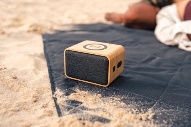 Logotrade Logogeschenke das Foto: RCS rPlastik-3W Speaker mit Bambus & 5W Wireless Charger