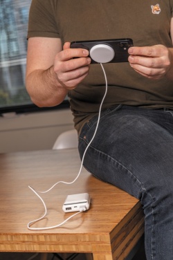 Logo trade advertising product photo of: 5W magnetic wireless charger