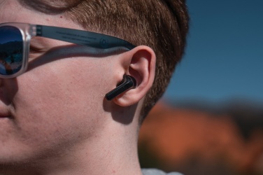 Logotrade advertising products photo of: Skywave RCS recycled plastic solar earbuds