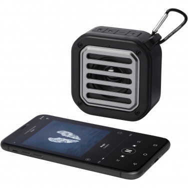 Logo trade firmakingituse pilt: Solo 3W IPX5 RCS taaskasutatud plastikust päikeseenergia Bluetooth® kõlar karabiiniga 