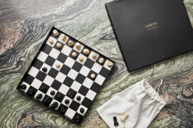 Logotrade ärikingi foto: VINGA Chess kohvilauamäng