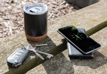 Logotrade reklaamkingi foto: 10 000 mAh kiirlaadimine 10 W juhtmeta akupank