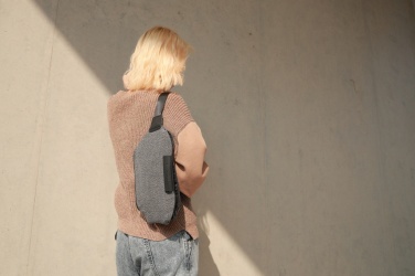 Logo trade meened foto: Õlakott Urban Bumbag