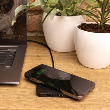Logotrade mainoslahja ja liikelahja kuva: RCS 10W langaton laturi USB porteilla kierrätetystä muovista
