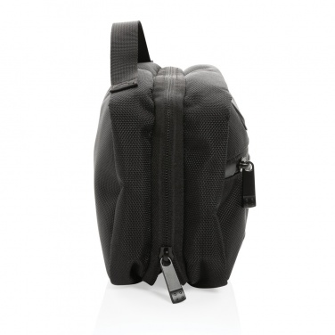 Logotrade mainostuotet kuva: Swiss Peak AWARE™ RPET Voyager toilettilaukku
