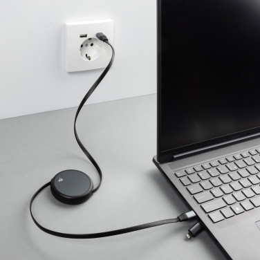Logotrade reklamprodukter bild: Terra RCS återvunnen aluminium 240W utdragbar 2-i-1 kabel