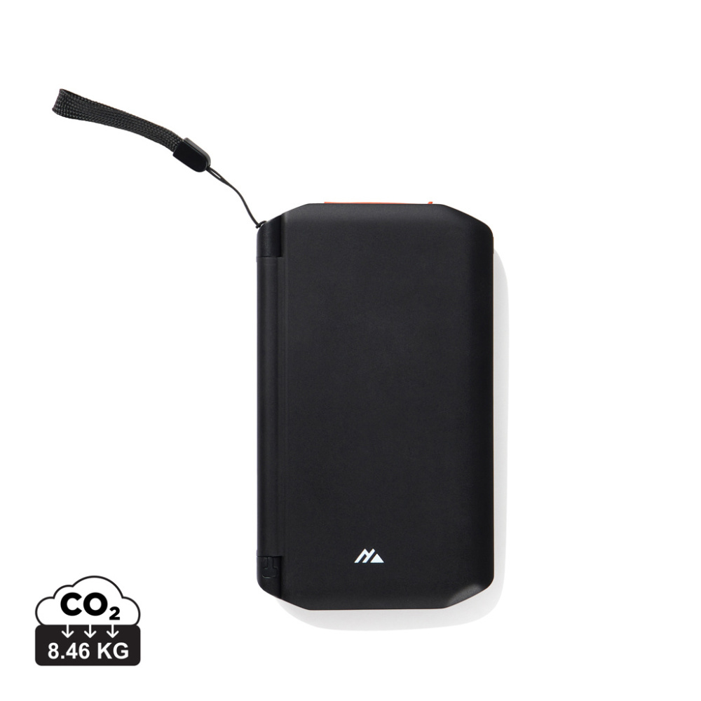 Logotrade reklamprodukter bild: Nordic Drift Titan 10.000 mAh solcells-powerbank med 3 panel